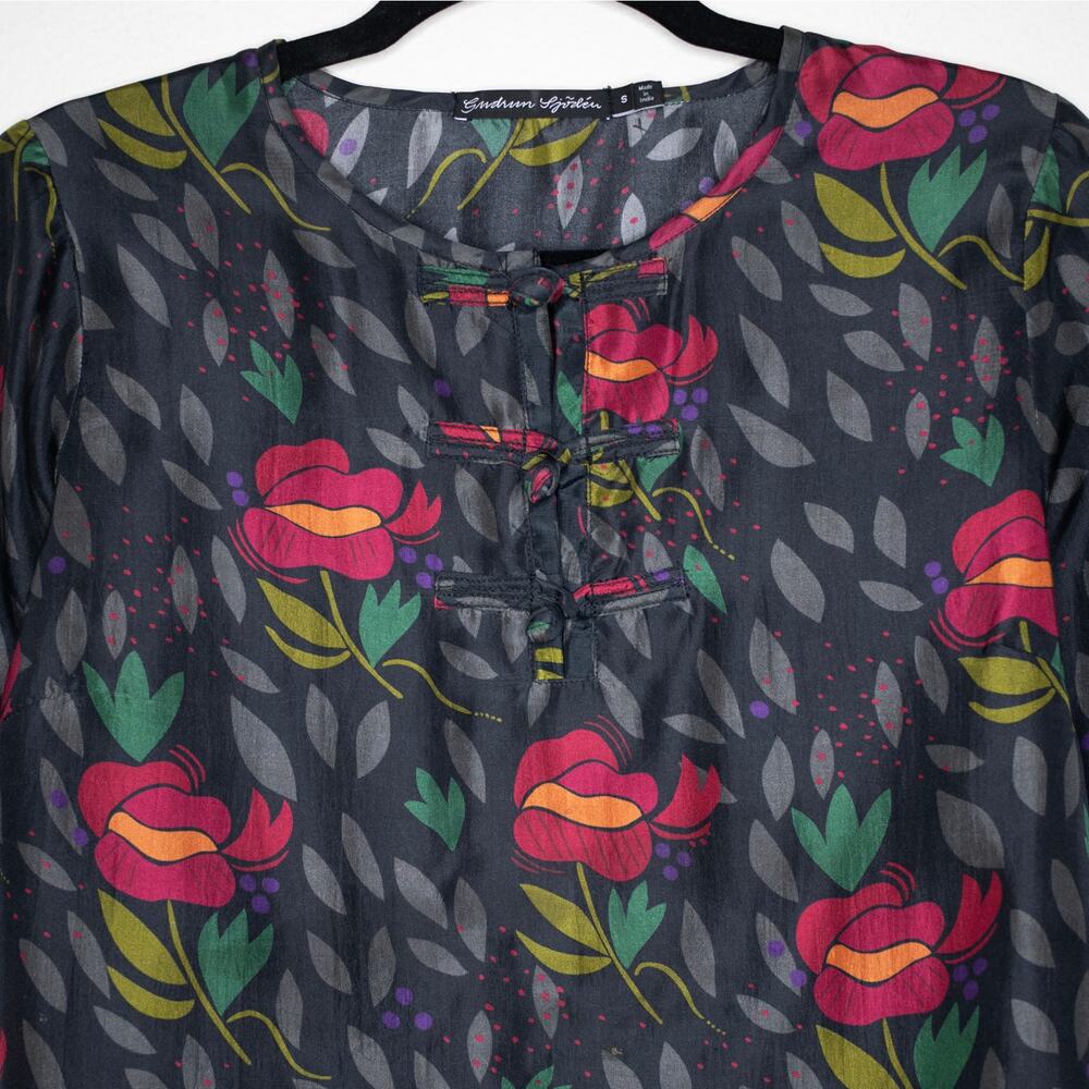 Gudrun Sjodun Kinaros Blouse 100% Silk Floral Print Mandarin Toggles SZ S - Picture 5 of 7